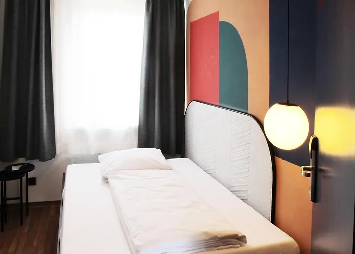 Hotel The Dot | 24/7 Checkin München